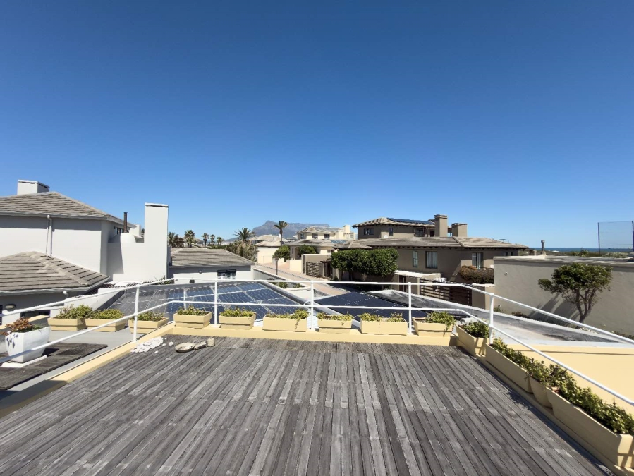 4 Bedroom Property for Sale in Sunset Links Western Cape